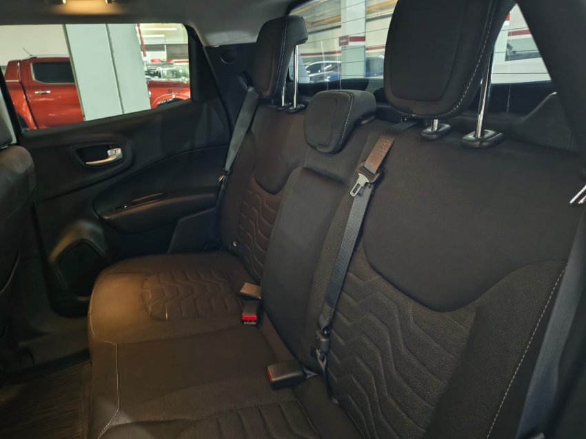 fiat toro 1.3 turbo 270 flex freedom at6 1.8 4p automatico 202210