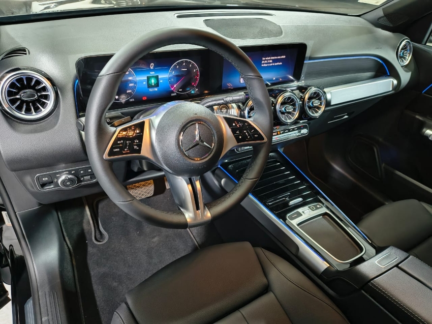 mercedes-benz glb 220 2.0 4m amg line gasolina 4p automatico 202511