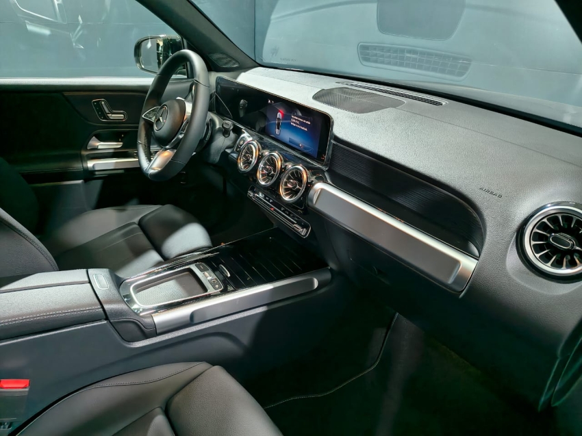 mercedes-benz glb 220 2.0 4m amg line gasolina 4p automatico 20259