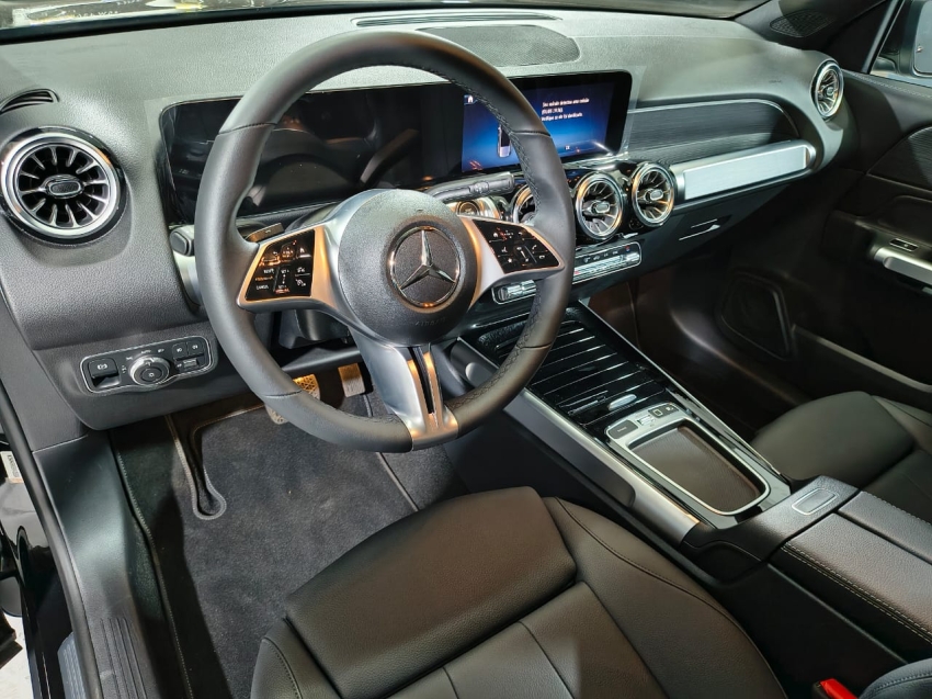 mercedes-benz glb 220 2.0 4m amg line gasolina 4p automatico 202514