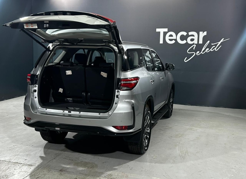 toyota hilux sw4 2.8 d-4d turbo diesel srx 7l 4x4 automatico flex 4p 202410