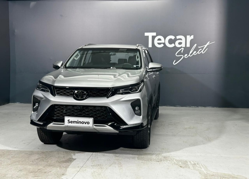 toyota hilux sw4 2.8 d-4d turbo diesel srx 7l 4x4 automatico flex 4p 20241