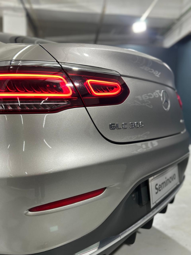 mercedes-benz glc 300 2.0 cgi gasolina coupe amg line 4matic 9g-tronic 1.9 4p automatico 202312