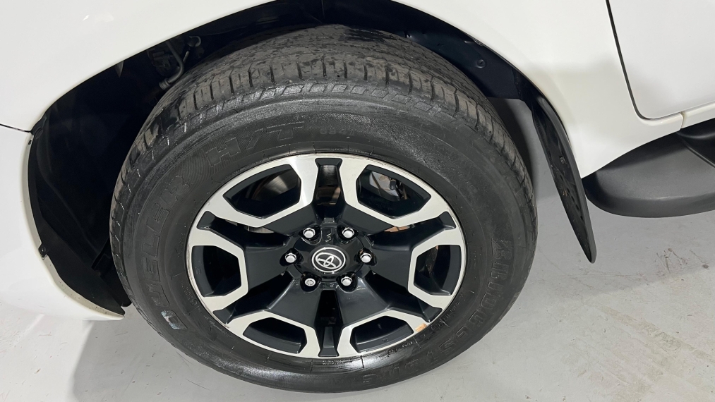 toyota hilux 2.8 d-4d turbo diesel cd srv 4x4 automatico 2.7 4p 202410