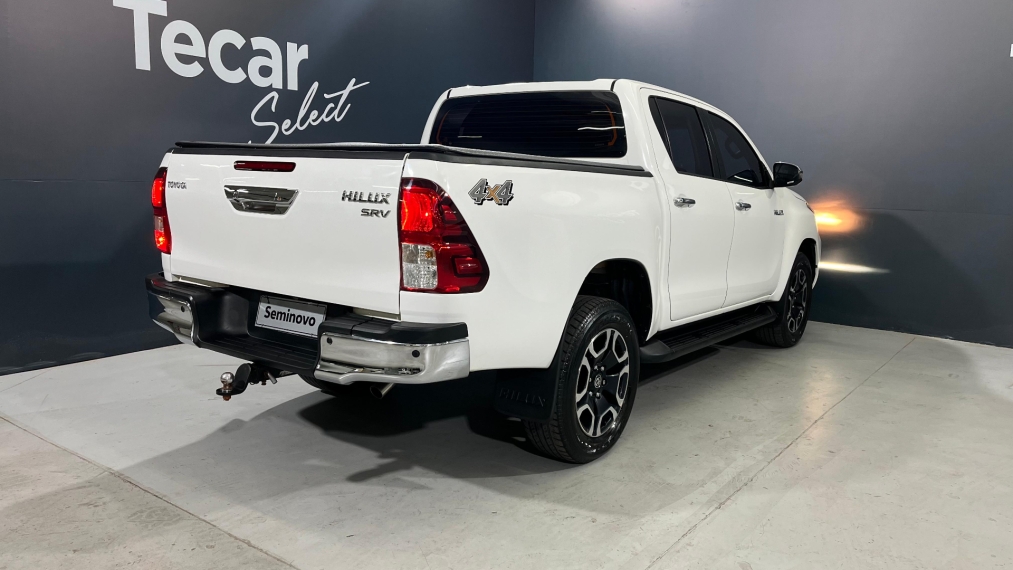 toyota hilux 2.8 d-4d turbo diesel cd srv 4x4 automatico 2.7 4p 20244
