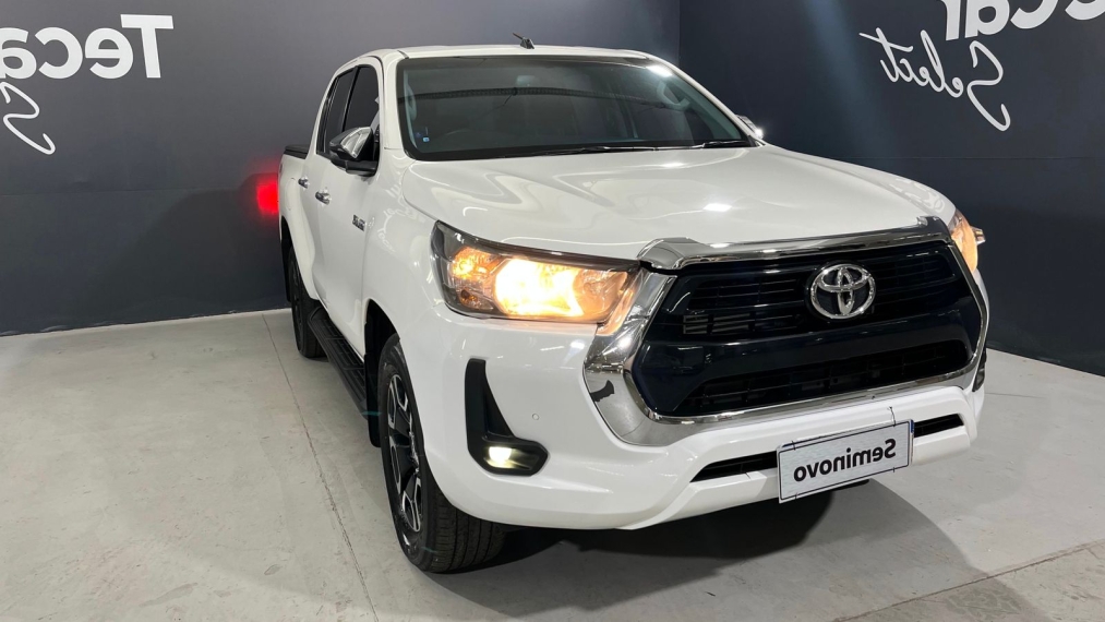 toyota hilux 2.8 d-4d turbo diesel cd srv 4x4 automatico 2.7 4p 20242