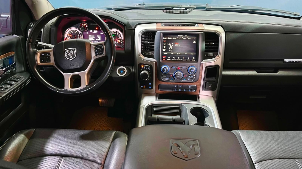 ram classic 5.7 v8 gasolina laramie cd 4x4 automatico 5.6 4p 202210
