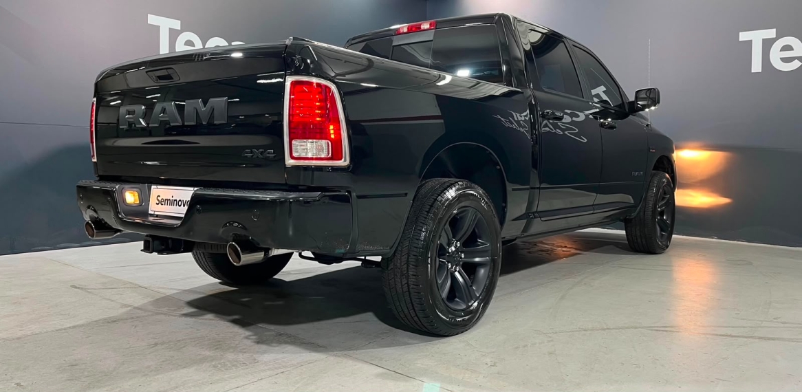 ram classic 5.7 v8 gasolina laramie cd 4x4 automatico 5.6 4p 20227