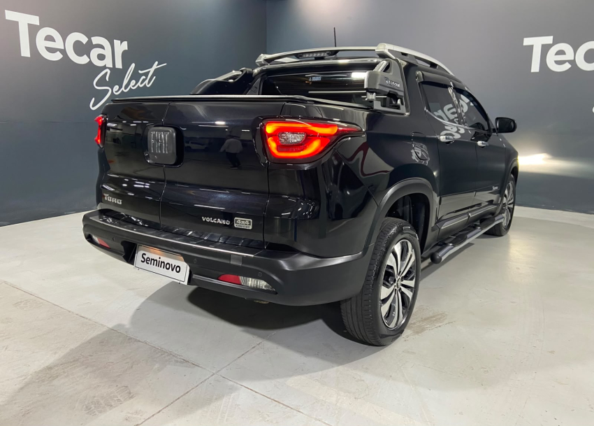 fiat toro 2.0 16v turbo diesel volcano 4wd at9 1.9 4p automatico 20224