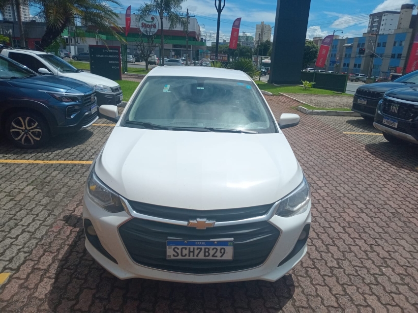onix sedan