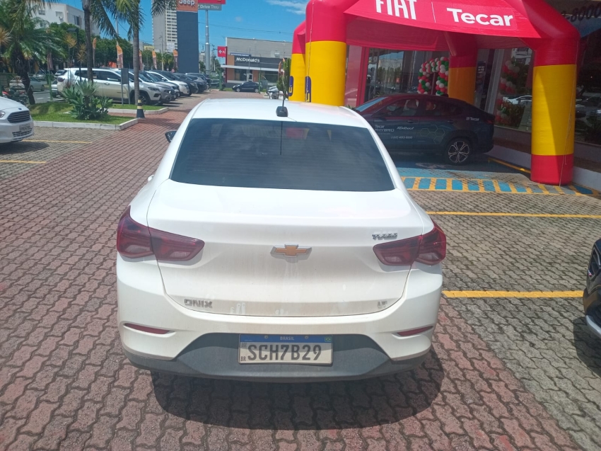 onix sedan