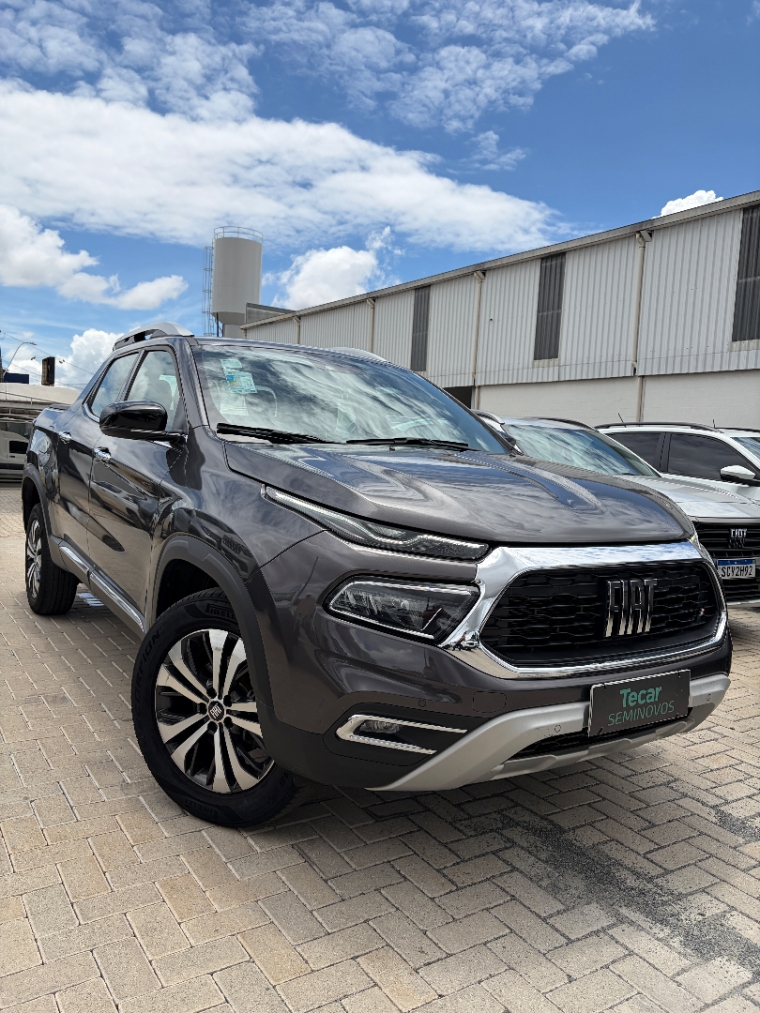 fiat toro 1.3 turbo 270 flex volcano at6 4p automatico 20251