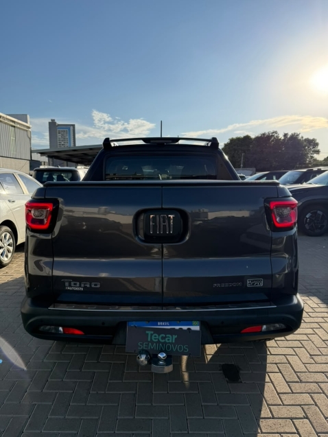 fiat toro 1.3 turbo 270 flex freedom at6 4p automatico 20242