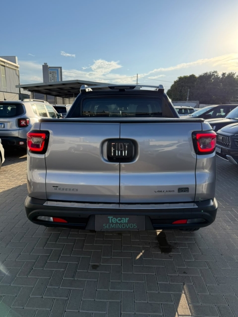 fiat toro 1.3 turbo 270 flex volcano at6 4p automatico 20242