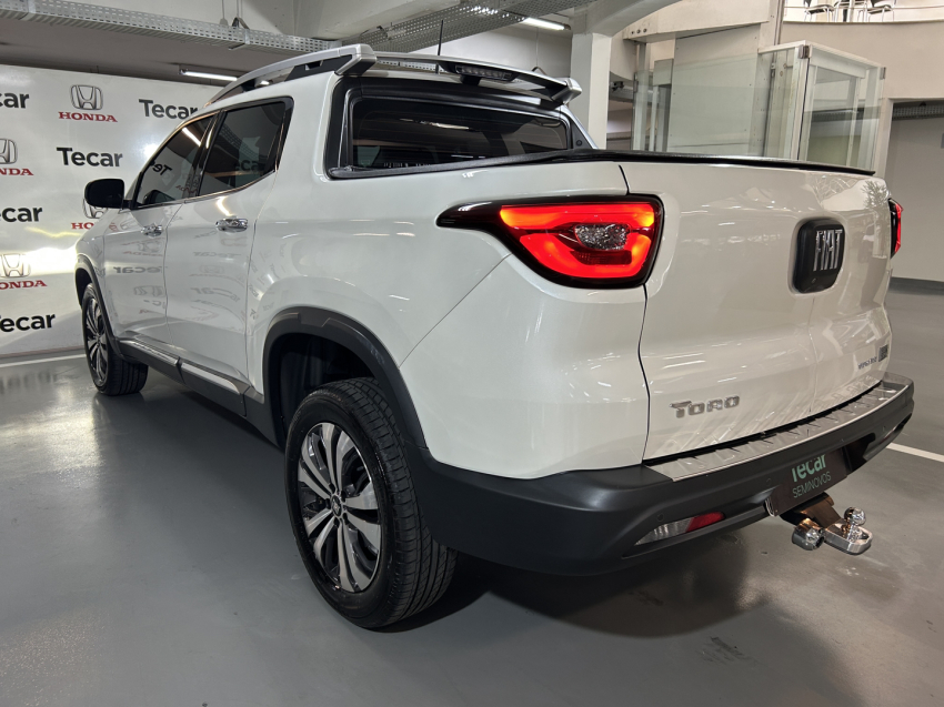 fiat toro 1.3 turbo 270 flex volcano at6 4p automatico 20243