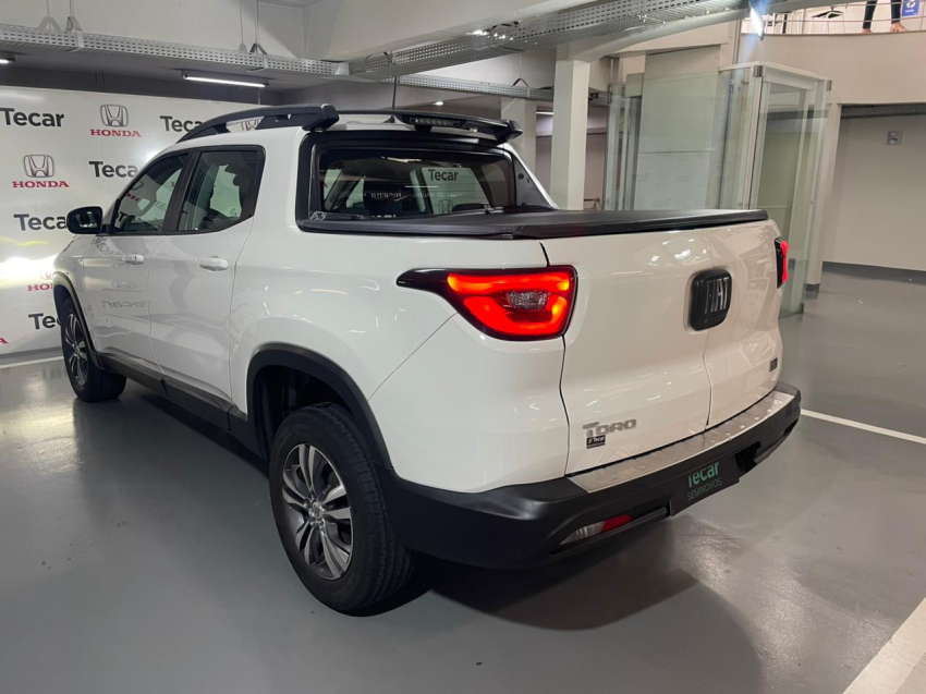 fiat toro 2.0 16v turbo diesel freedom 4wd at9 4p automatico 20223