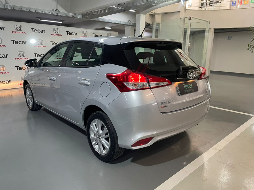 toyota yaris 1.3 16v flex xl multidrive 4p automatico 20193