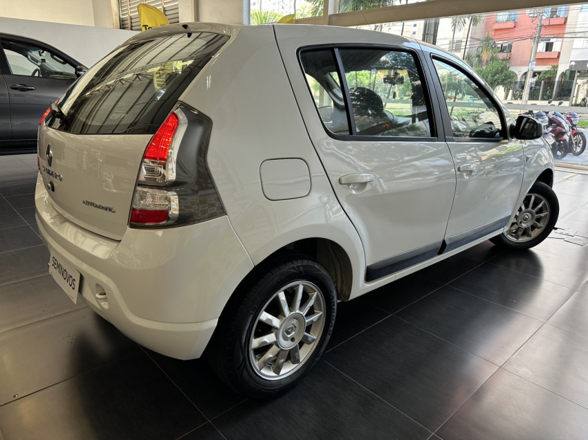 renault sandero 1.6 privilege 16v flex 4p automatico.