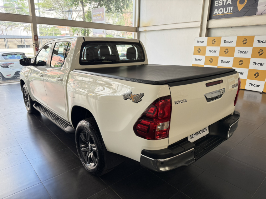 toyota hilux 2.8 d-4d turbo diesel cd sr 4x4 automatico 4p 2024