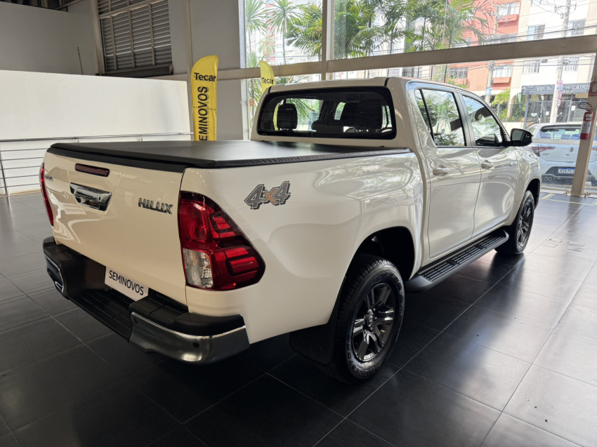 toyota hilux 2.8 d-4d turbo diesel cd sr 4x4 automatico 4p 2024