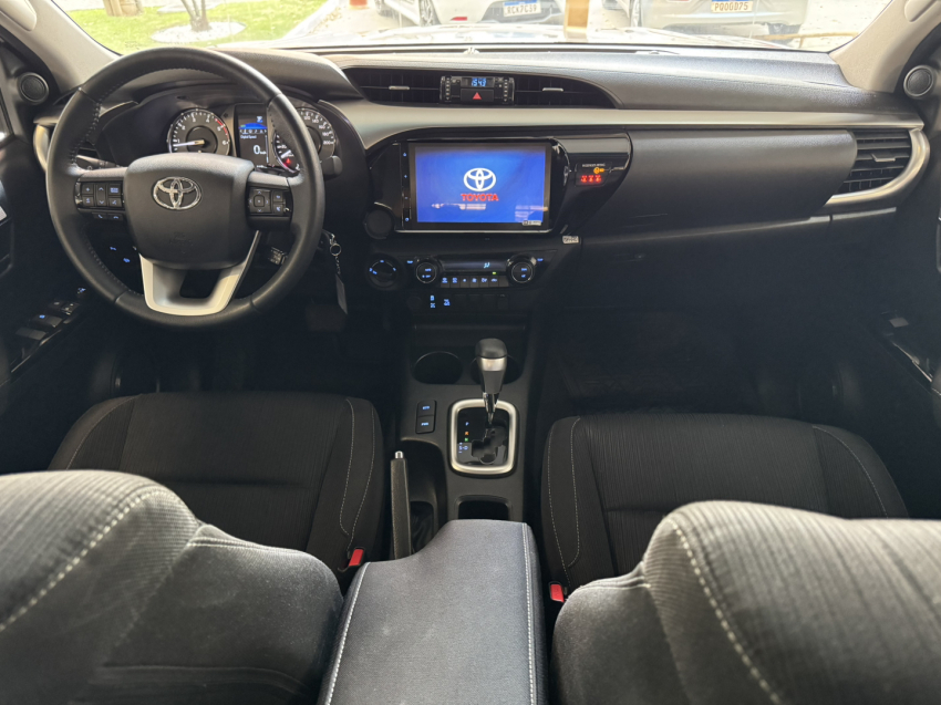 toyota hilux 2.8 d-4d turbo diesel cd sr 4x4 automatico 4p 2024