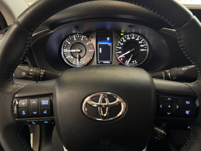 toyota hilux 2.8 d-4d turbo diesel cd sr 4x4 automatico 4p 2024