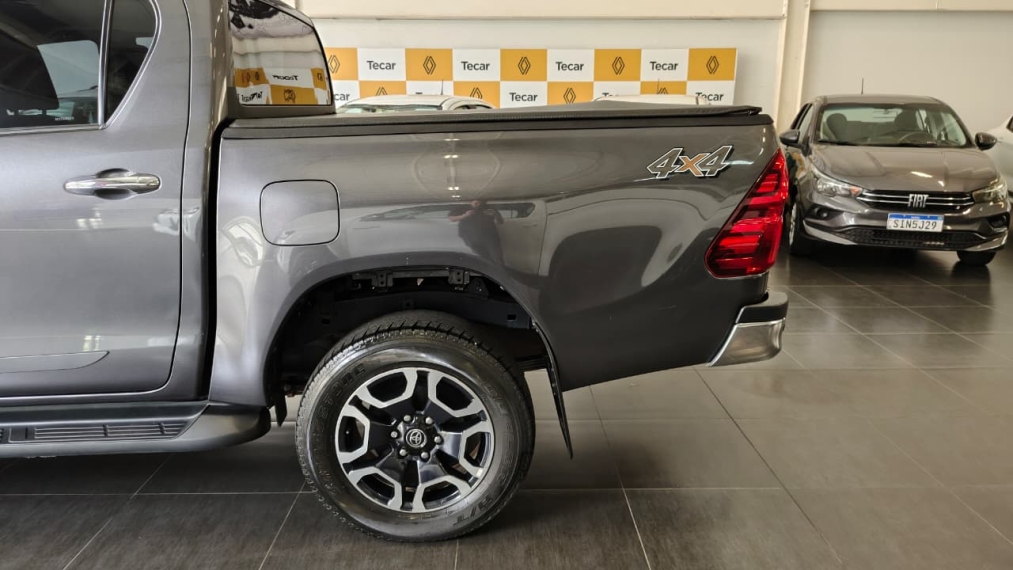 toyota hilux 2.8 d-4d turbo diesel cd srv 4x4 automatico 4p 20221