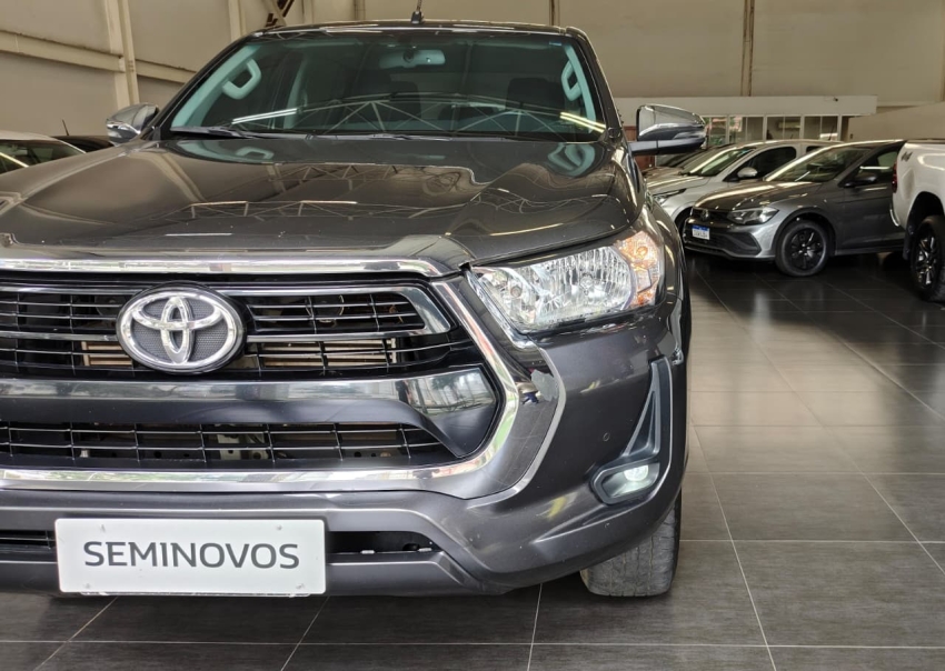 toyota hilux 2.8 d-4d turbo diesel cd srv 4x4 automatico 4p 202213