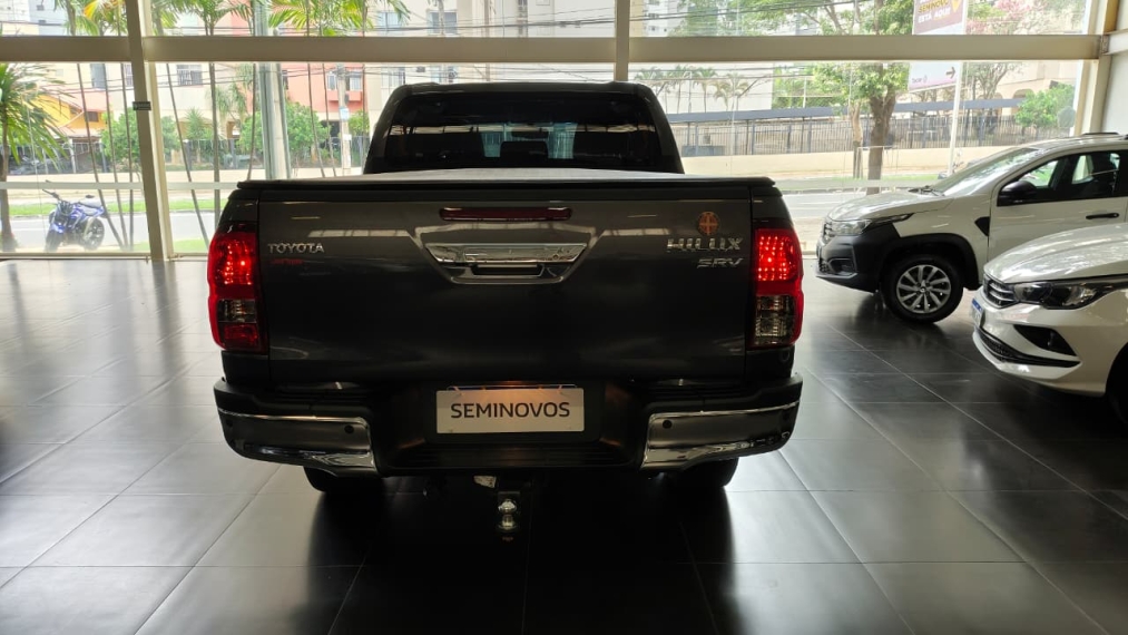 toyota hilux 2.8 d-4d turbo diesel cd srv 4x4 automatico 4p 20224