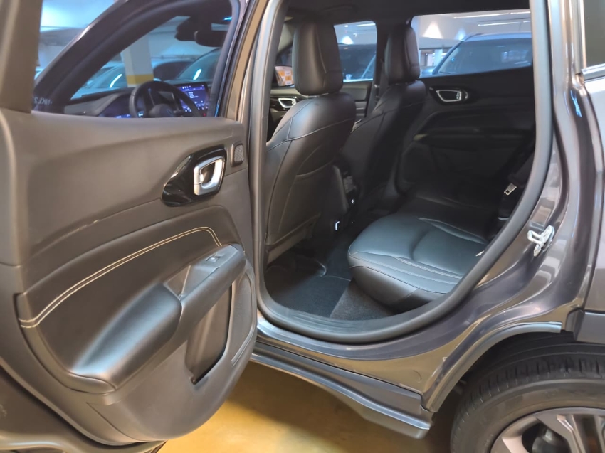 jeep compass 1.3 t270 turbo flex longitude at6 4p automatico 202213