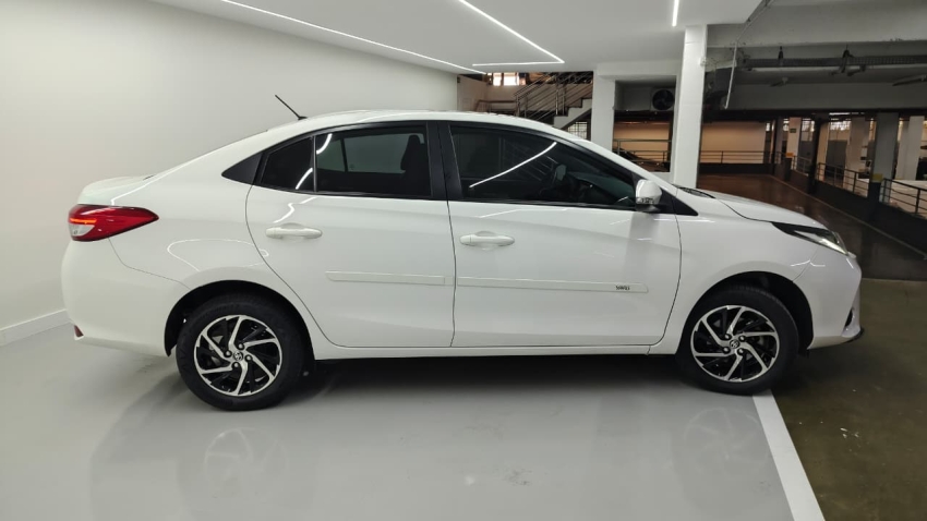 toyota yaris 1.5 16v flex sedan xls multidrive 5p automatico 20246
