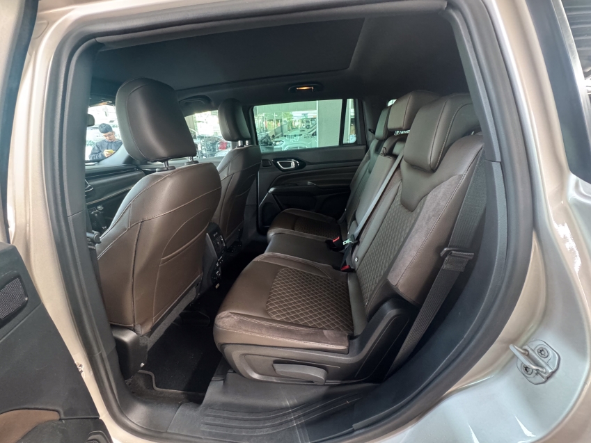 Carro JEEP COMMANDER