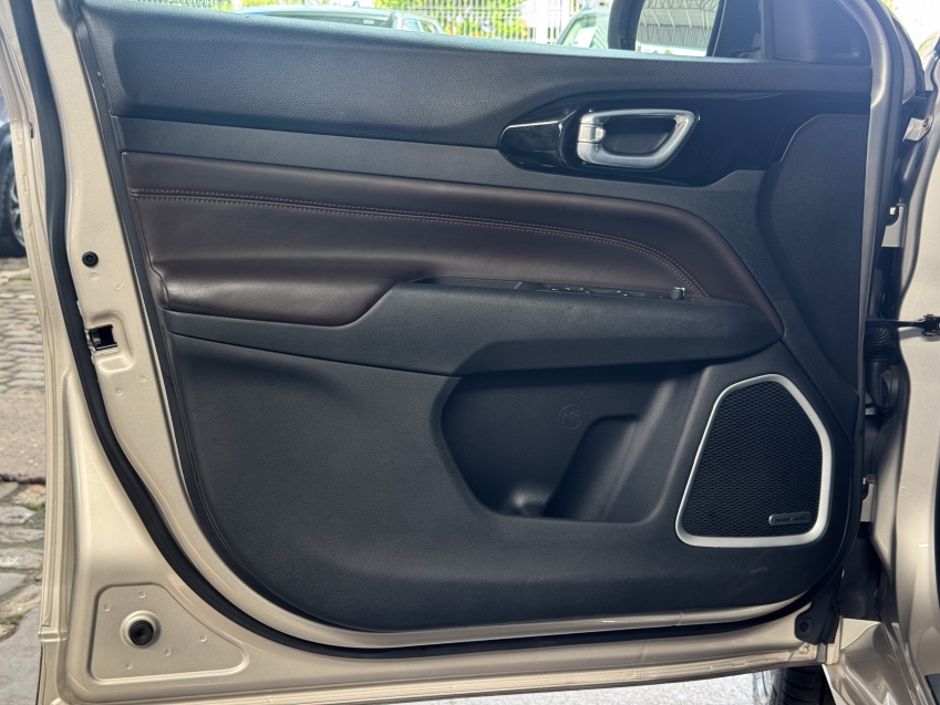 Carro JEEP COMMANDER