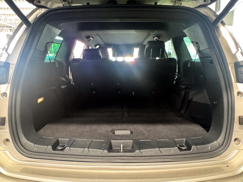 Carro JEEP COMMANDER