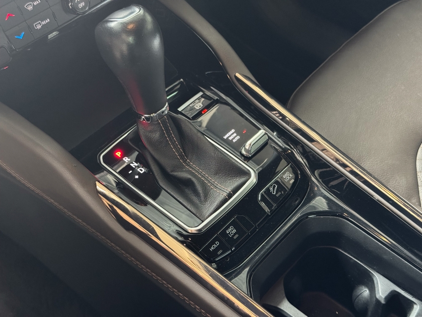 Carro JEEP COMMANDER