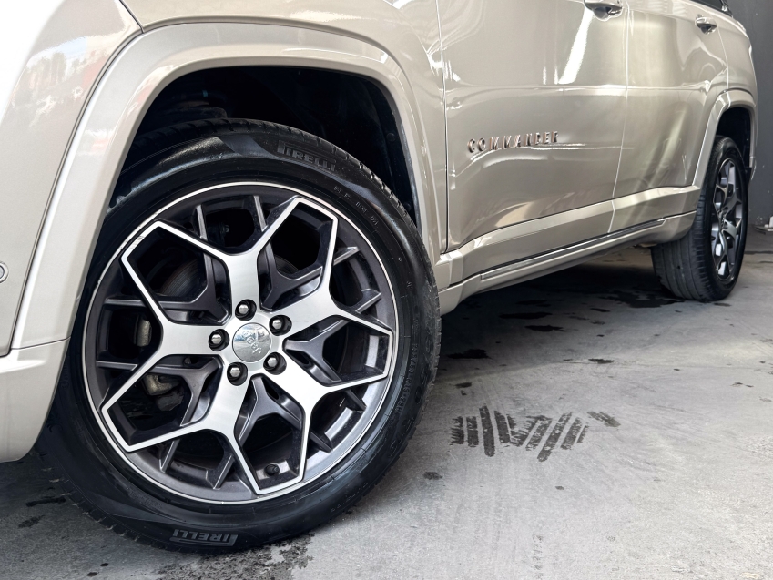 Carro JEEP COMMANDER