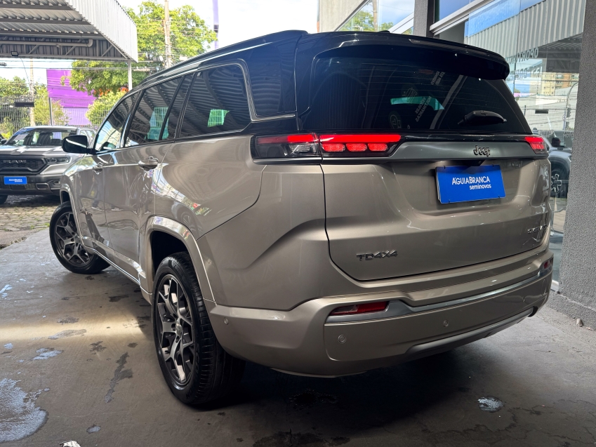 Carro JEEP COMMANDER
