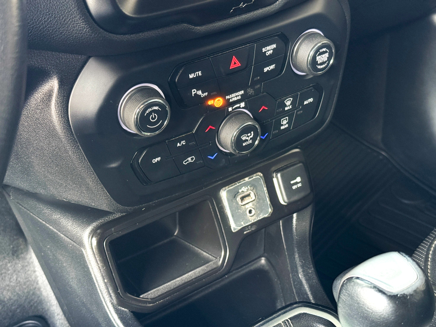 jeep renegade 1.8 16v flex longitude 4p automatico