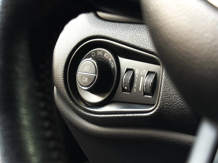 jeep renegade 1.8 16v flex longitude 4p automatico