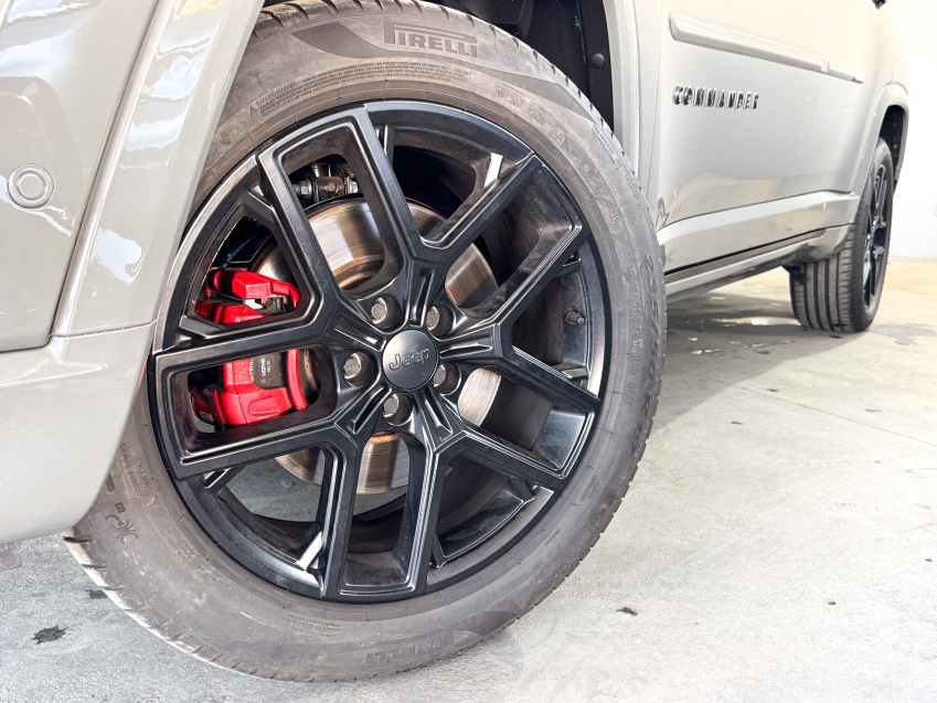 Carro JEEP COMMANDER