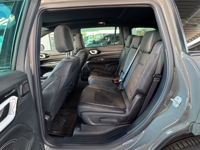 Carro JEEP COMMANDER