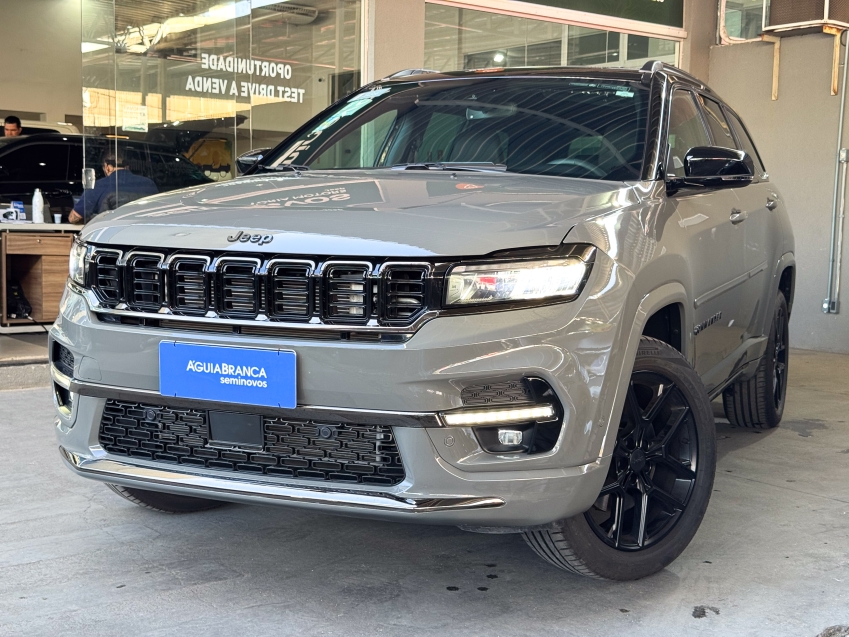 Carro JEEP COMMANDER