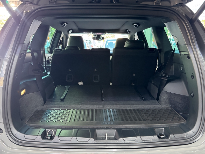 Carro JEEP COMMANDER
