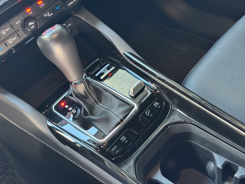 Carro JEEP COMMANDER