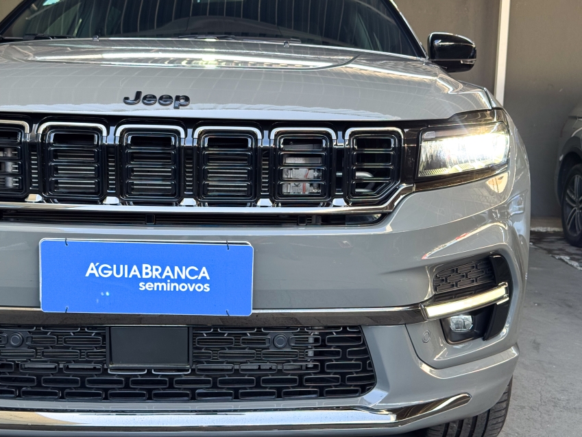 Carro JEEP COMMANDER