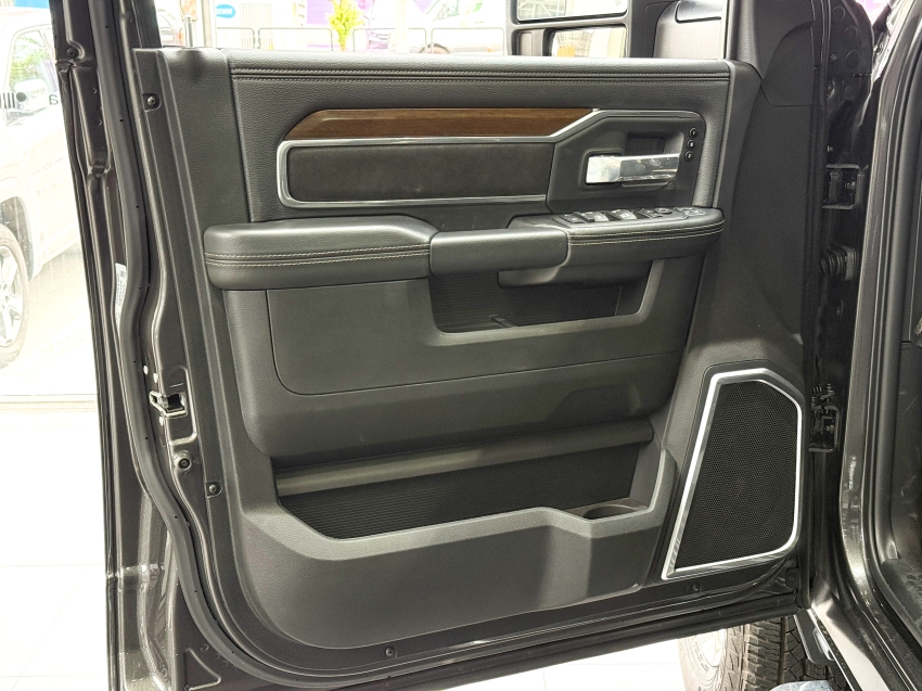 Carro Ram 2500