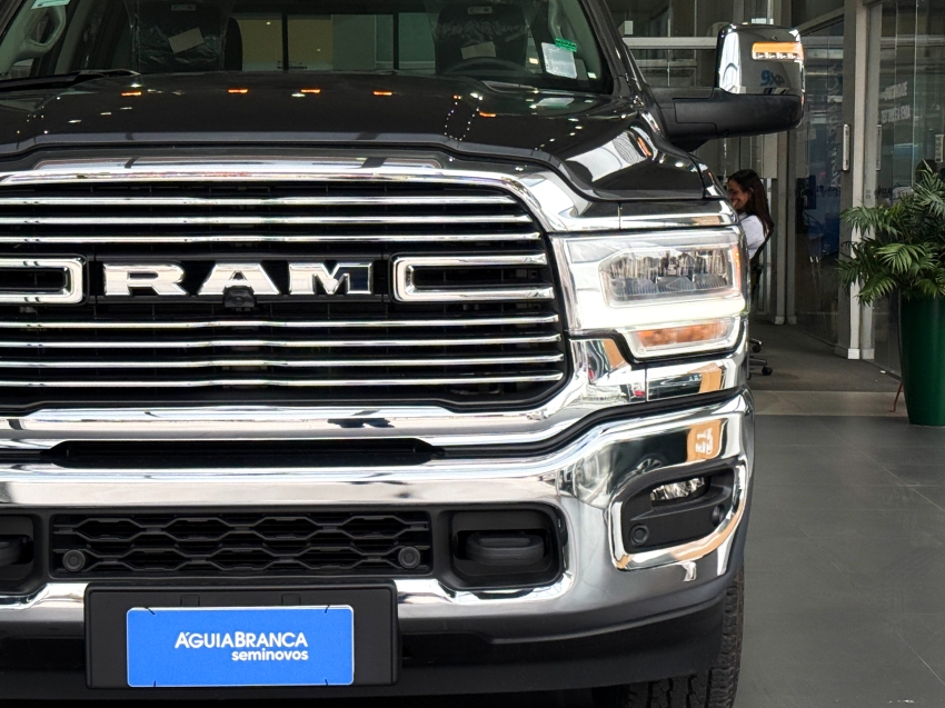 Carro Ram 2500
