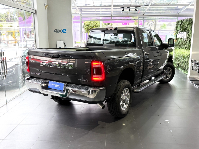 Carro Ram 2500