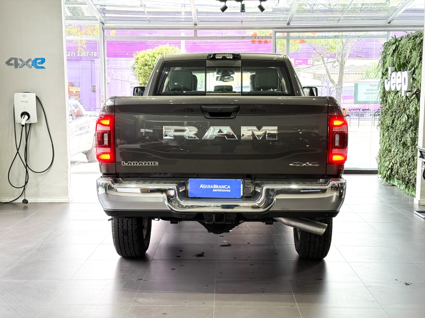 Carro Ram 2500