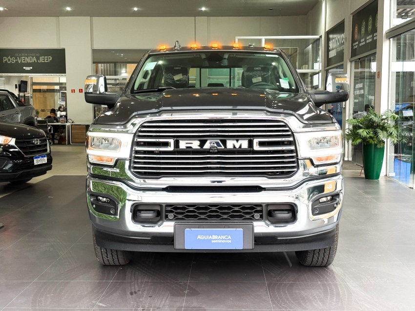 Carro Ram 2500